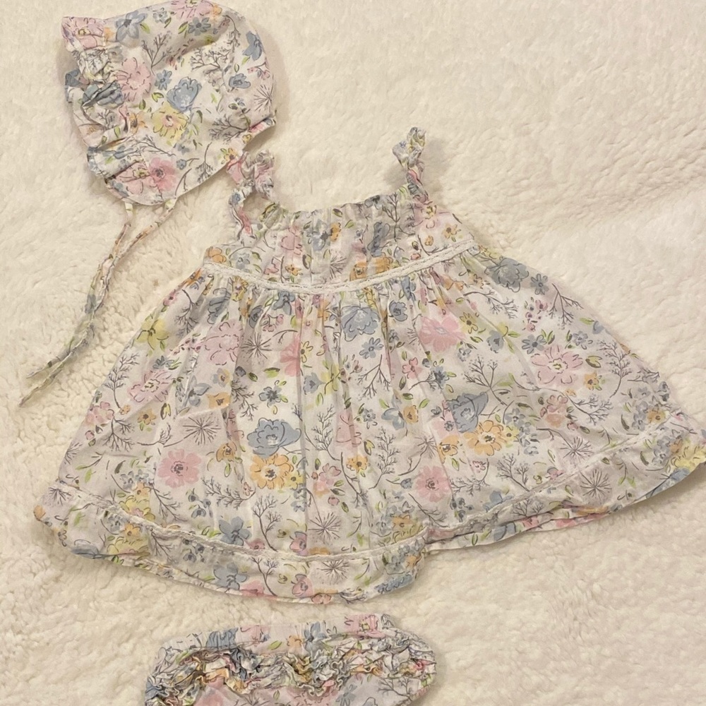 Tommy Bahama Girls Dress, Bloomers and Bonnet set